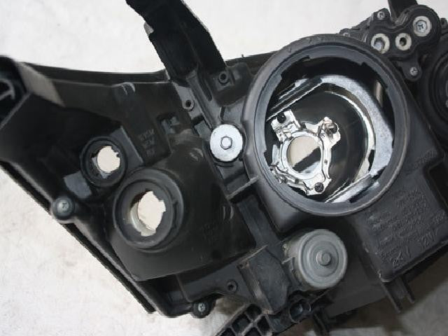 2012 Lexus ES 330 Left Xenon Headlight