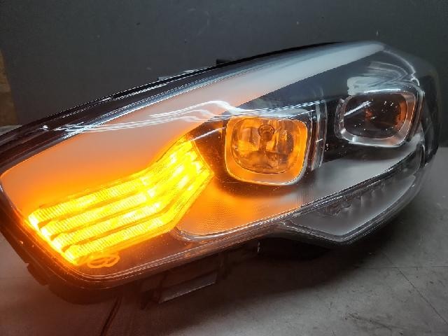 2014 KIA K900 K9 Left Xenon Headlight