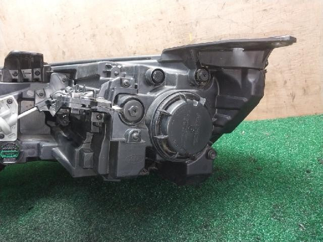 2021 KIA Cedona Carnival 4th Right LED Headlight 92102R0600