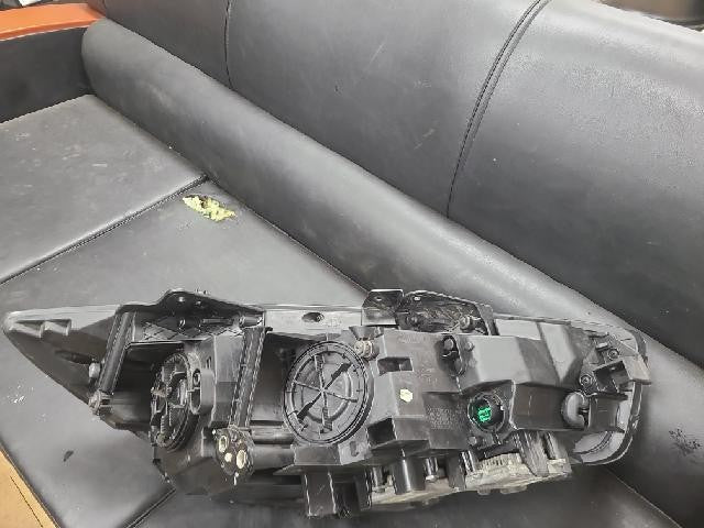 2016 KIA K900 The New K9 Left Headlight 921013T500