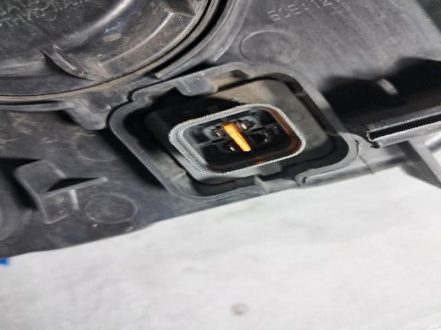 2013 KIA Cedona Grand Carnival R Left Headlight 924014D0