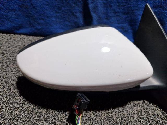 2014 Volkswagen CC Right Side Mirror