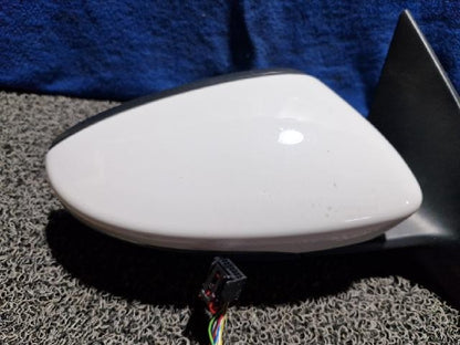 2014 Volkswagen CC Right Side Mirror