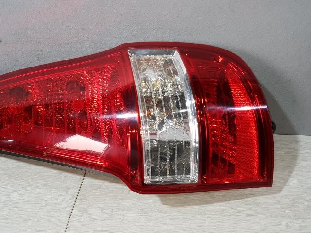 2010 Hyundai Elantra GT i30 cw Rear,Right Halogen TailLight 92402 2L100