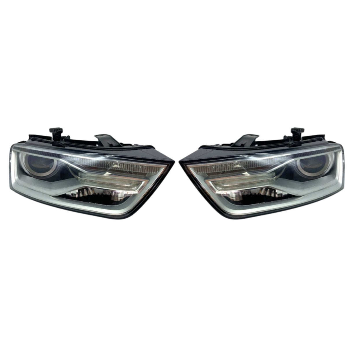 Audi Q3  8U 1st generation FL LED PAIR USED GENUINE 8U0941005C 8U0941006C