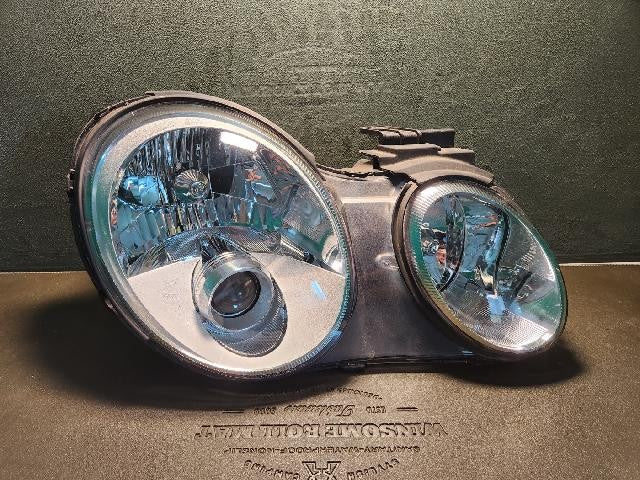 2010 KIA Opirus Right Headlight
