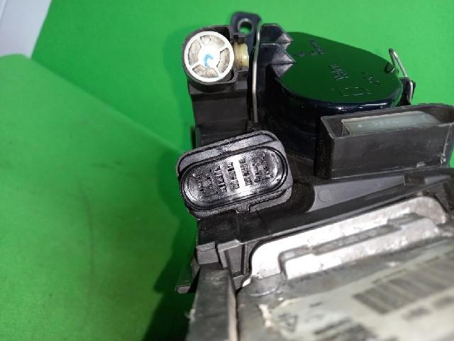 2010 Volkswagen TDI Right Headlight