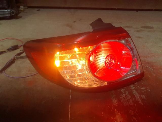 2010 Hyundai Santa Fe CM Rear,Left Halogen TailLight 92401-2B500