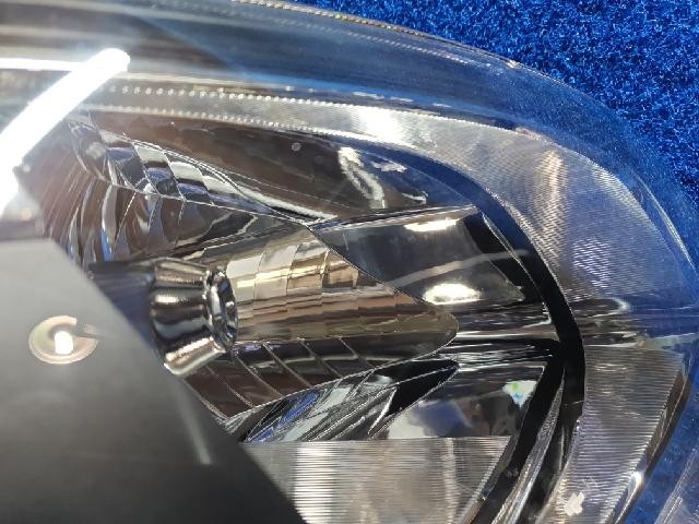 2010 KIA Soul Right Headlight 921022K