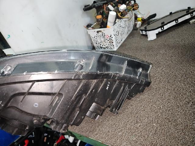 2011 KIA Cerato Forte Hatchback Right Headlight