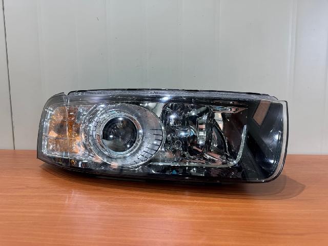 2013 Chevrolet Captiva Right Headlight