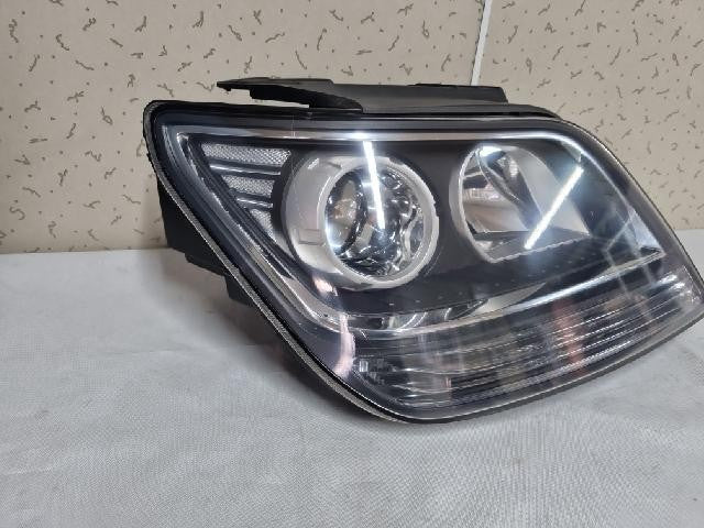 2014 KIA Mojave Right Xenon Headlight 921022J
