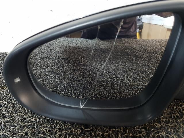 2010 Volkswagen Golf BlueMotion Left Side Mirror
