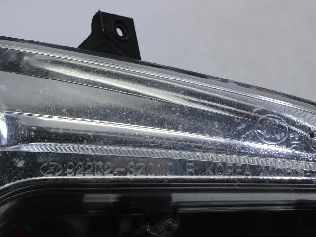 2012 Hyundai i40 saloon Right Fog Light 922023Z010