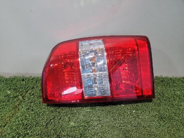 2010 KIA Cedona New Rear,Right TailLight 92402 4D100