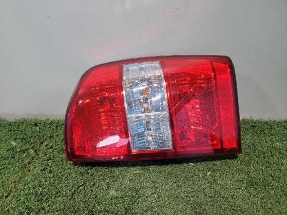 2010 KIA Cedona New Rear,Right TailLight 92402 4D100