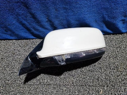 2011 Volkswagen V6 TDI Left Side Mirror