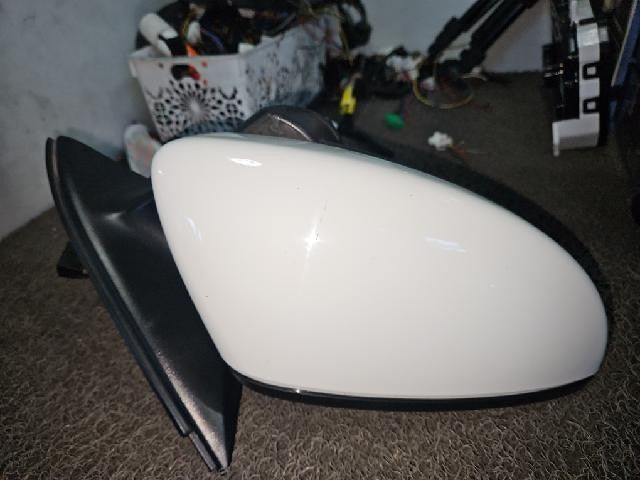 2011 Volkswagen Jetta Right White Side Mirror
