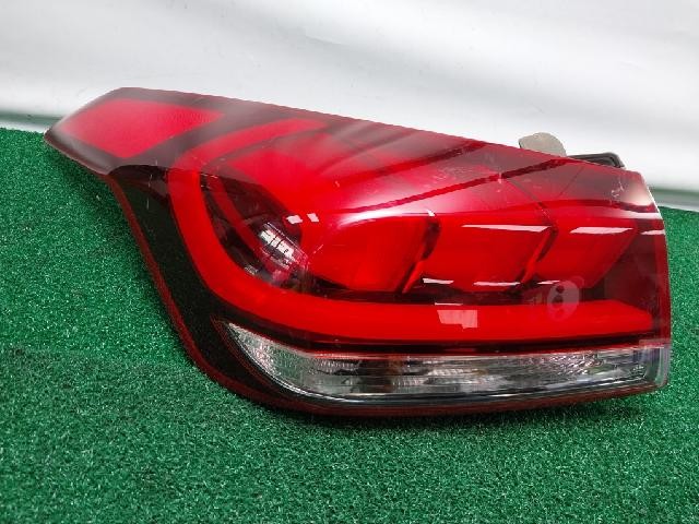 2015 Hyundai Genesis DH Rear,Left Halogen TailLight 92401-B1
