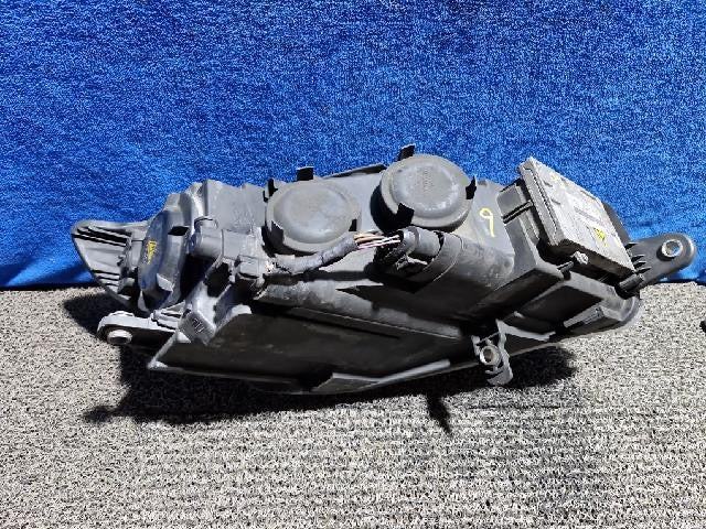 2010 Volkswagen CC Right Xenon Headlight 3C8 941 751 C