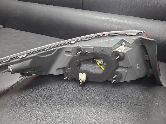 2014 Hyundai Azera Grandeur HG Rear,Right TailLight 92404 3V01