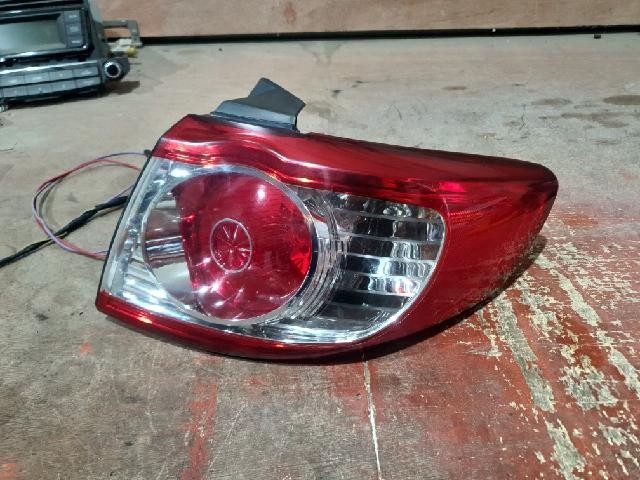 2011 Hyundai Santa Fe CM The Rear,Right Halogen TailLight 92402-2B500