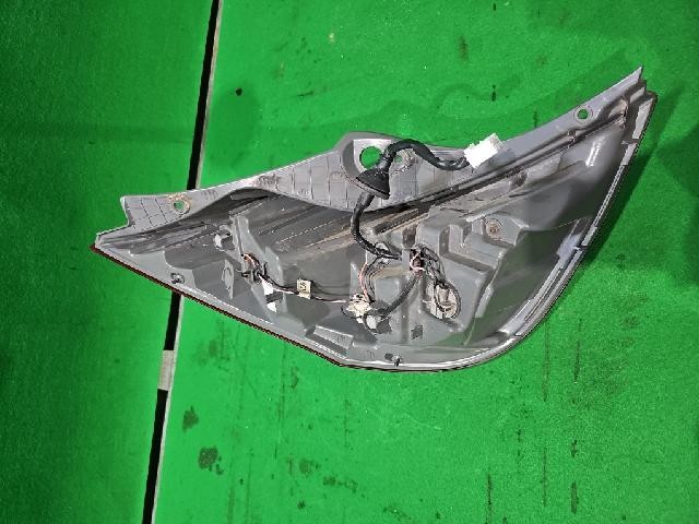 2011 Hyundai Accent Rear,Right Halogen TailLight 92402 1R200