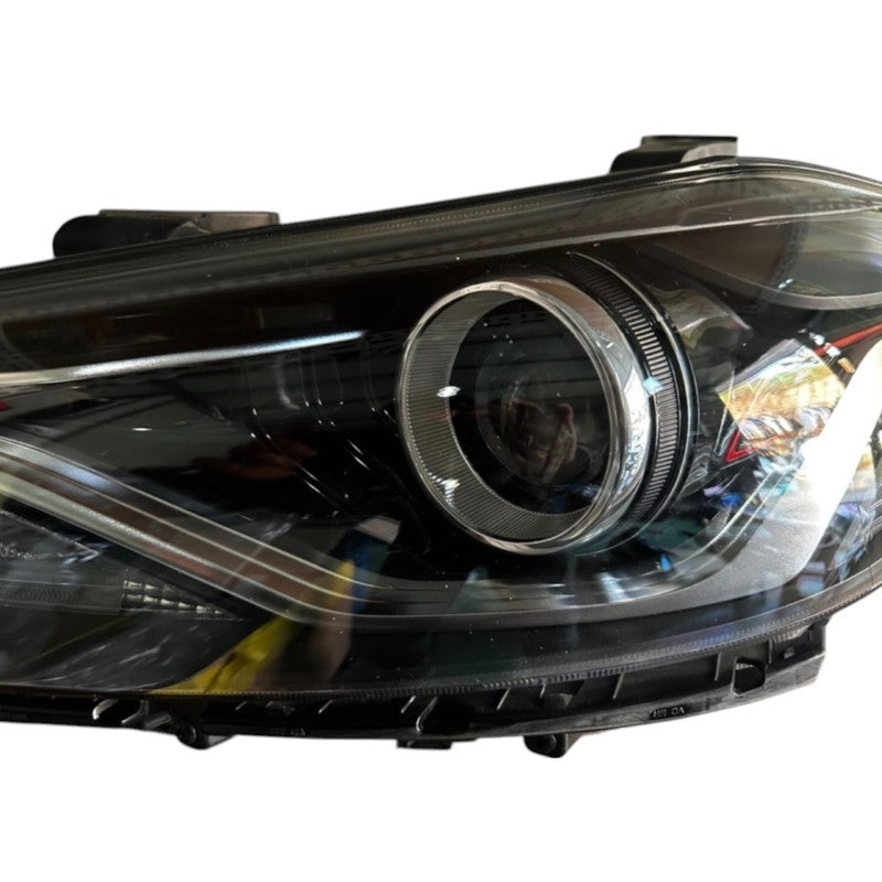 AVANTE/ELANTRA16 AD HID+DAYLIGHT (SPORTS TYPE) RIGHT USED GENUINE 92102 F2400