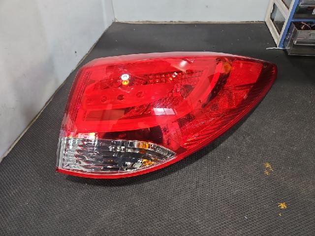 2013 Hyundai Tuscon Tucson ix Rear,Right Halogen TailLight 92402 2S000