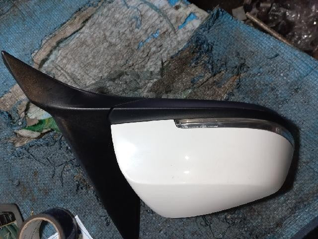 2014 BMW 118d urban 5door Right Side Mirror