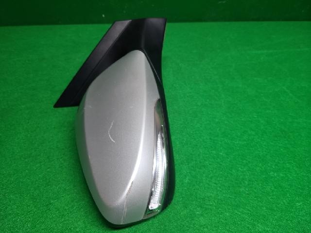 2011 Hyundai New Accent Right Silver Side Mirror 87620 1R040AS