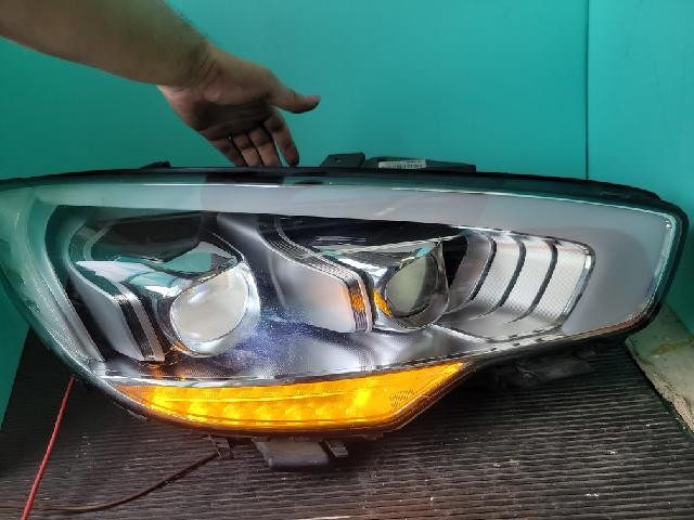 2015 KIA K900 The New K9 Right Xenon Headlight 92102 3T400