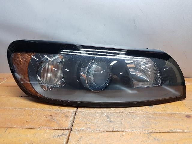 2010 Volvo C30 Right Halogen Headlight