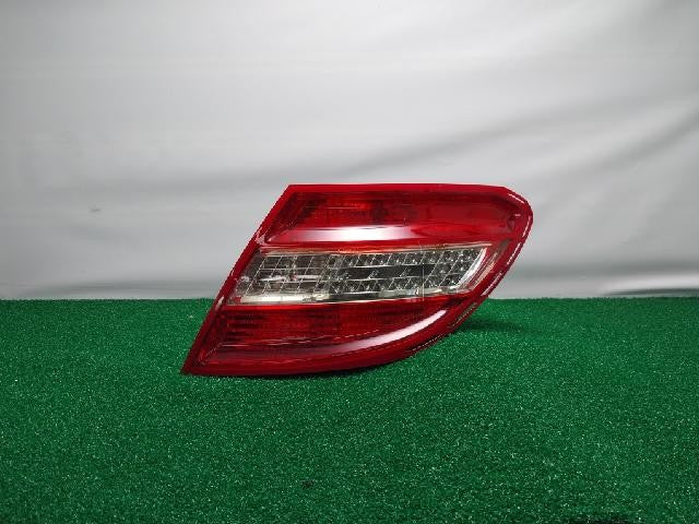 2011 ES 200 Rear,Right TailLight 204 820 20 64
