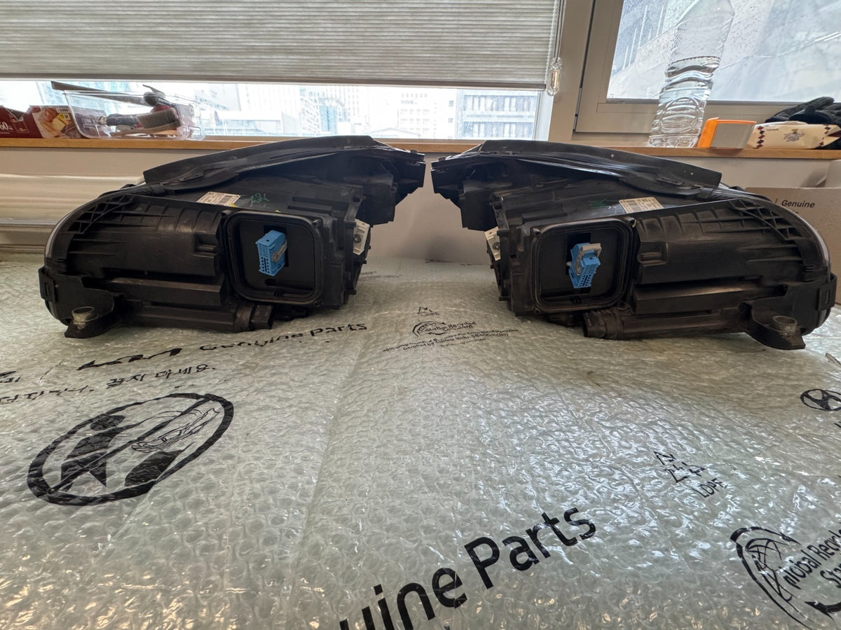 Mercedes-Benz CLS 2010-2014 PAIR Headlight Used OEM A2188204761 A2188204861