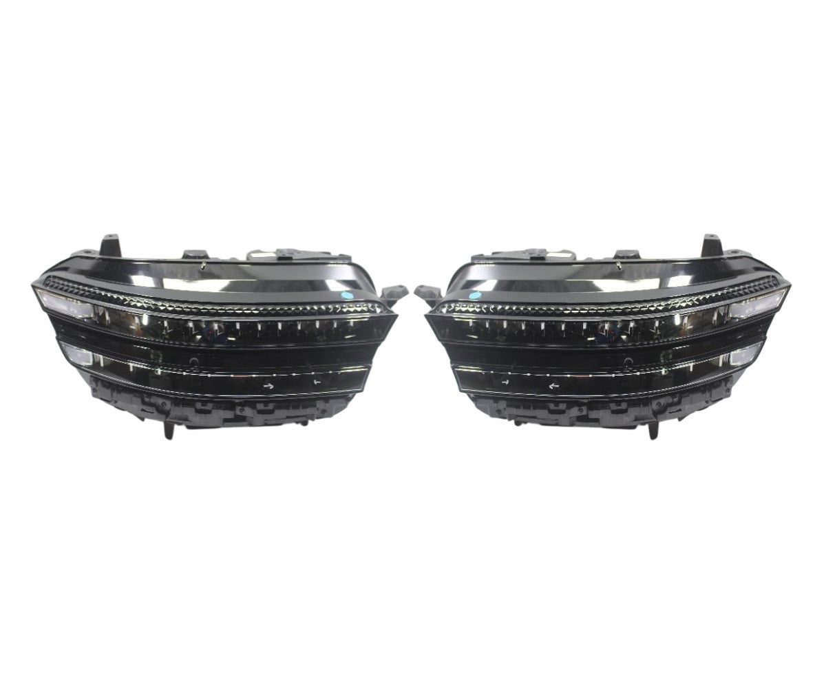 Genesis G90 RS4  LED PAIR USED GENUINE 92101 T4000 92102 T4000