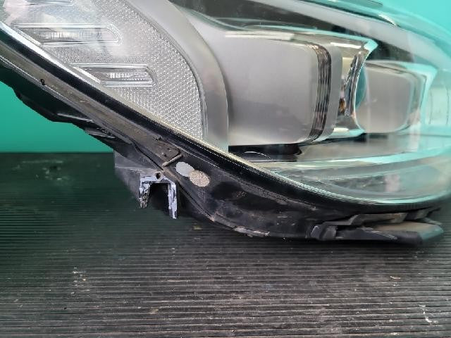 2015 KIA K900 The New K9 Right Xenon Headlight 92102 3T400