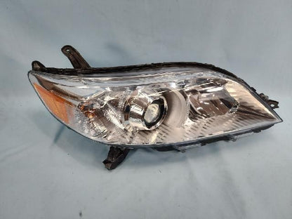 2012 Toyota Sienna Right Headlight