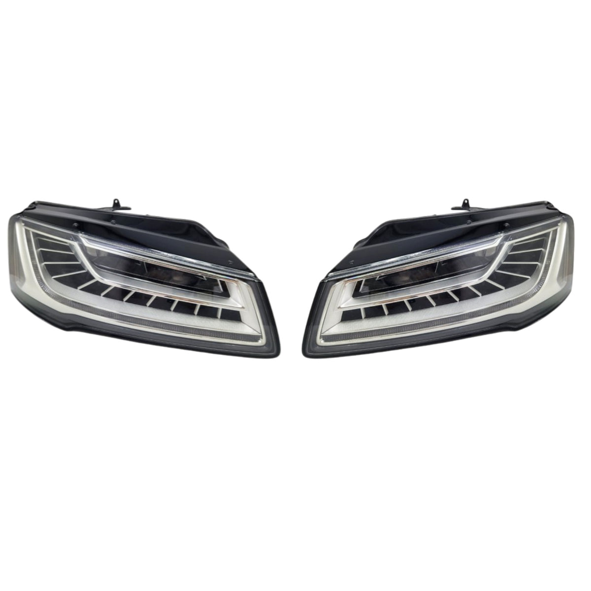 Audi A8  4H D4 FL LED PAIR USED GENUINE 4H0941033B 4H0941034B