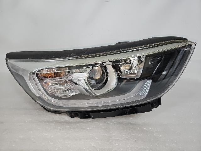 2017 KIA Stonic Right LED Headlight 92102 H8