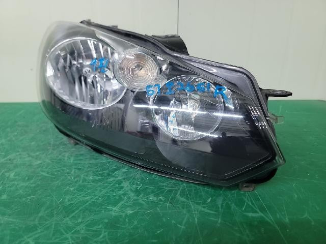 2010 Volkswagen Golf Right Headlight