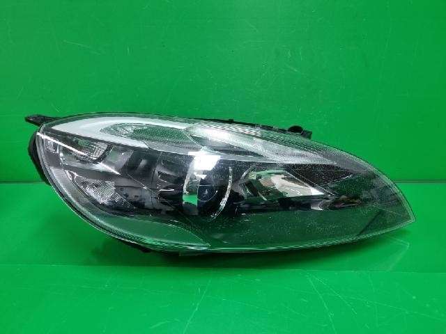 2015 Volvo V40 D2 Right Headlight 31420008