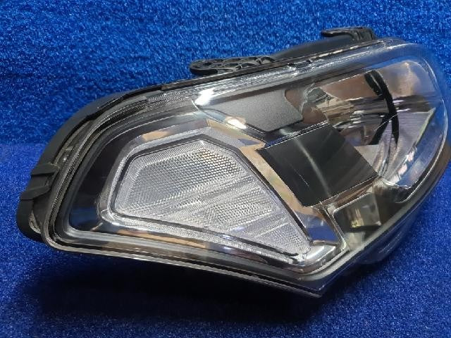 2010 KIA Soul Right Headlight 921022K