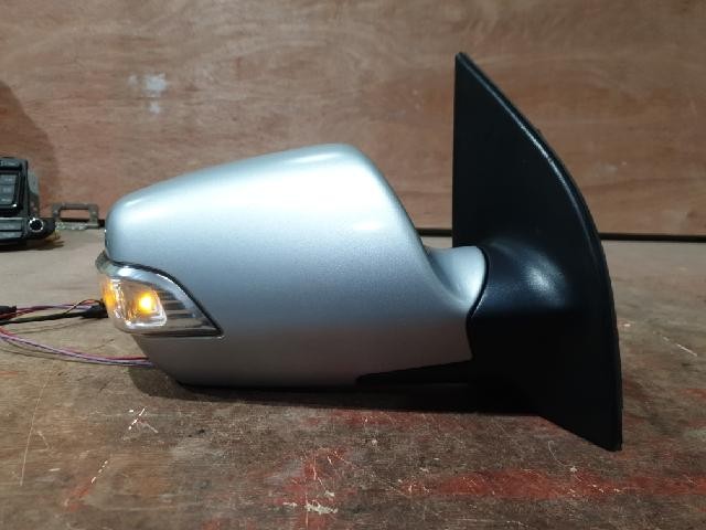 2010 KIA Cedona New Carnival R Right Silver Side Mirror