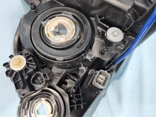 2011 Lexus CT 200h Right Headlight