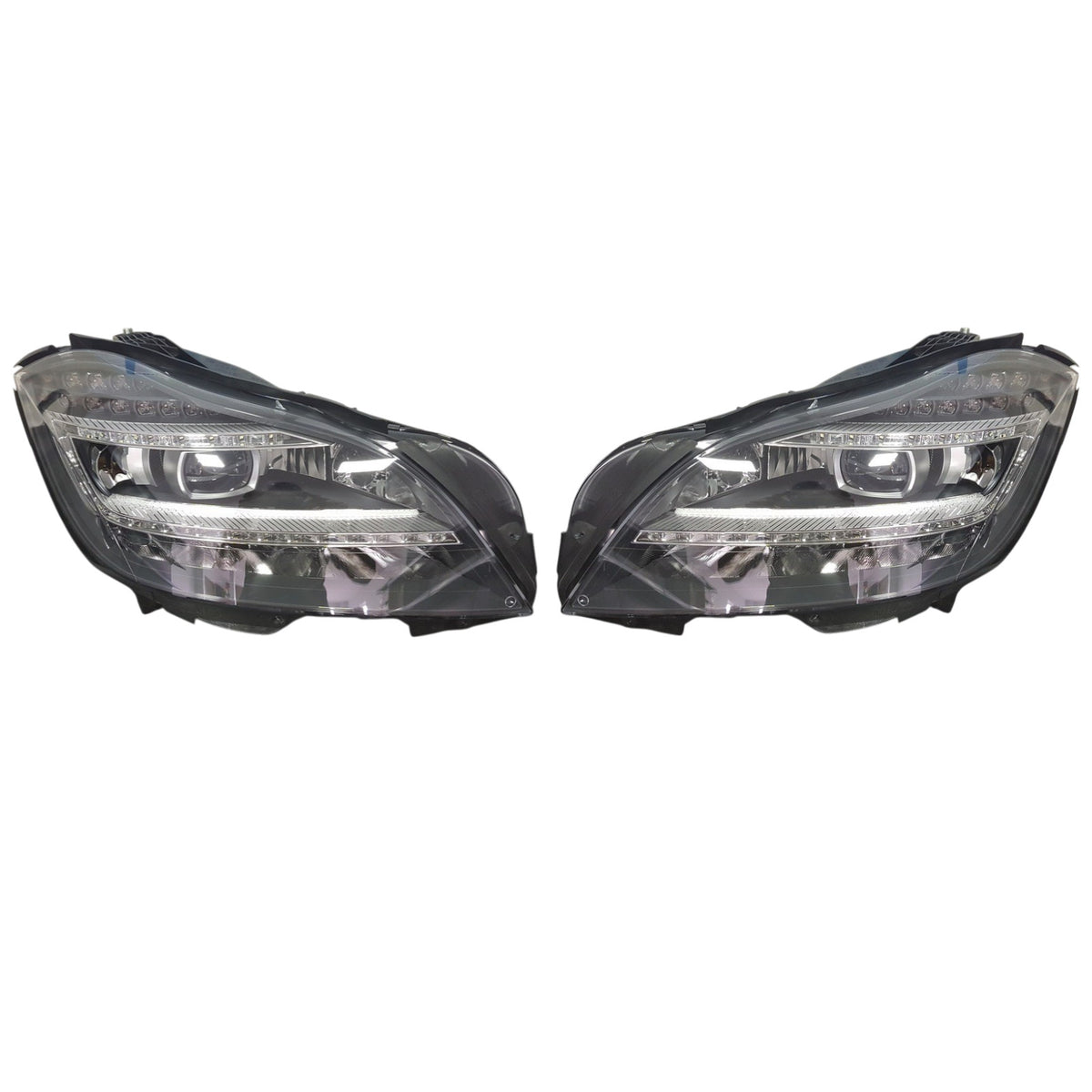 Mercedes-Benz CLS C218, X218 LED PAIR USED GENUINE A2188204761 A2188204861