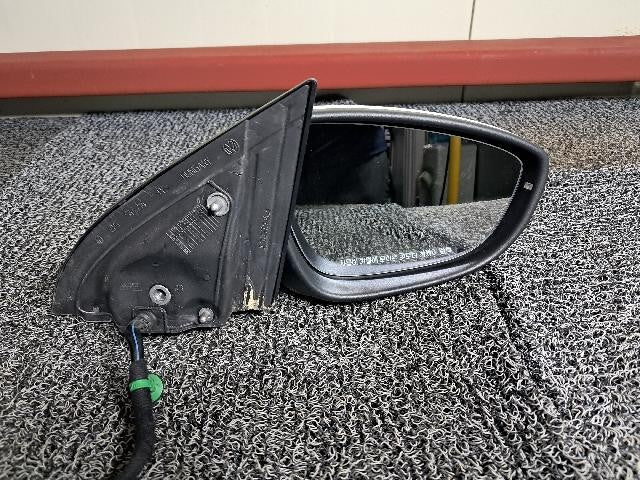 2011 Volkswagen CC Right Side Mirror