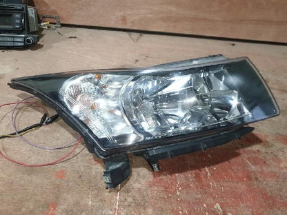 2011 Chevrolet Cruze Cruise 5 Right Halogen Headlight