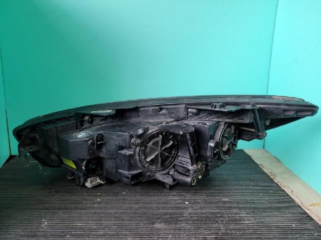 2015 KIA K900 The New K9 Right Xenon Headlight 92102 3T400