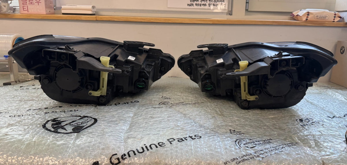 Genesis G70 2017-2020 PAIR Headlight Used OEM 92101G9150 92102G9150